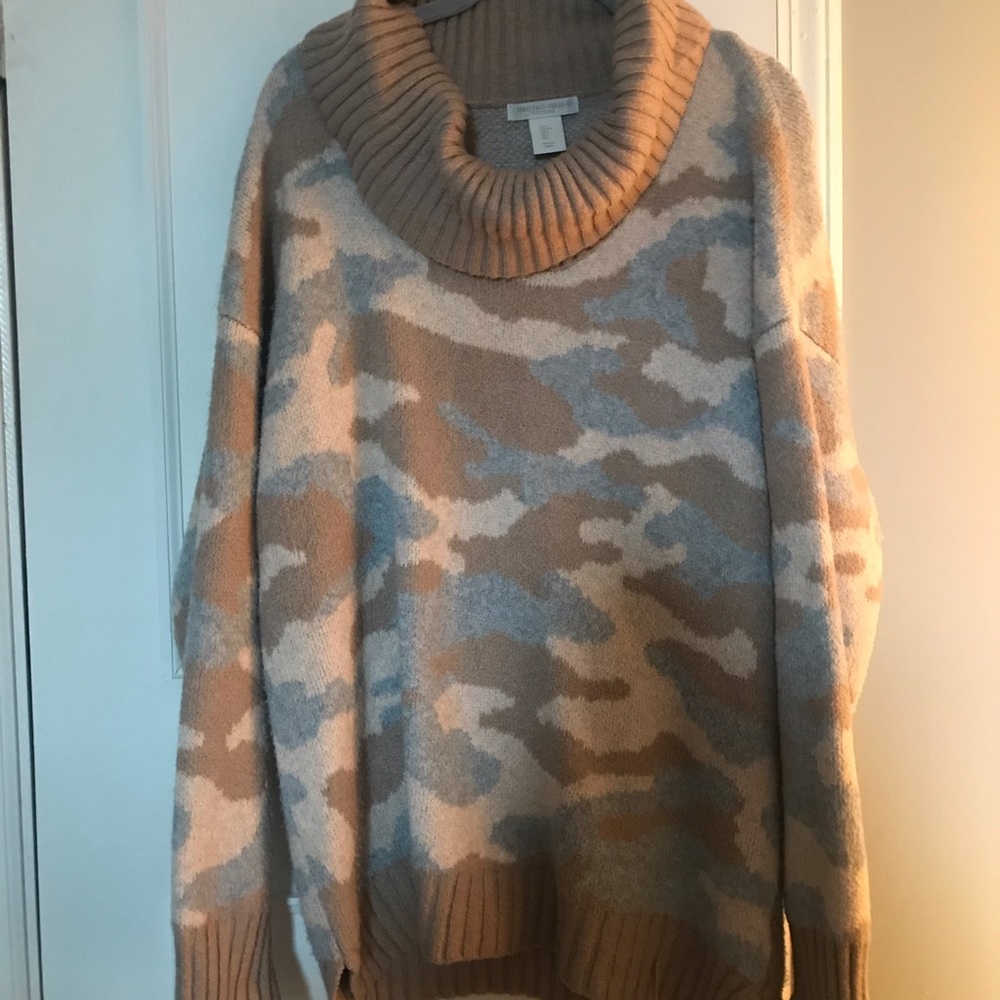 Christian Siriano Size Large Light Blue/Tan CAMO sweater